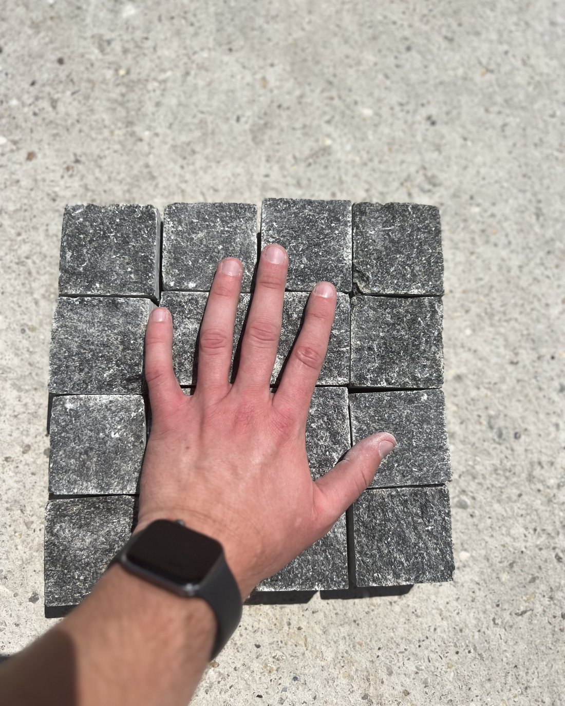 Чёрная брусчатка Gabbro 10×10×5 — фото партии UGRAN